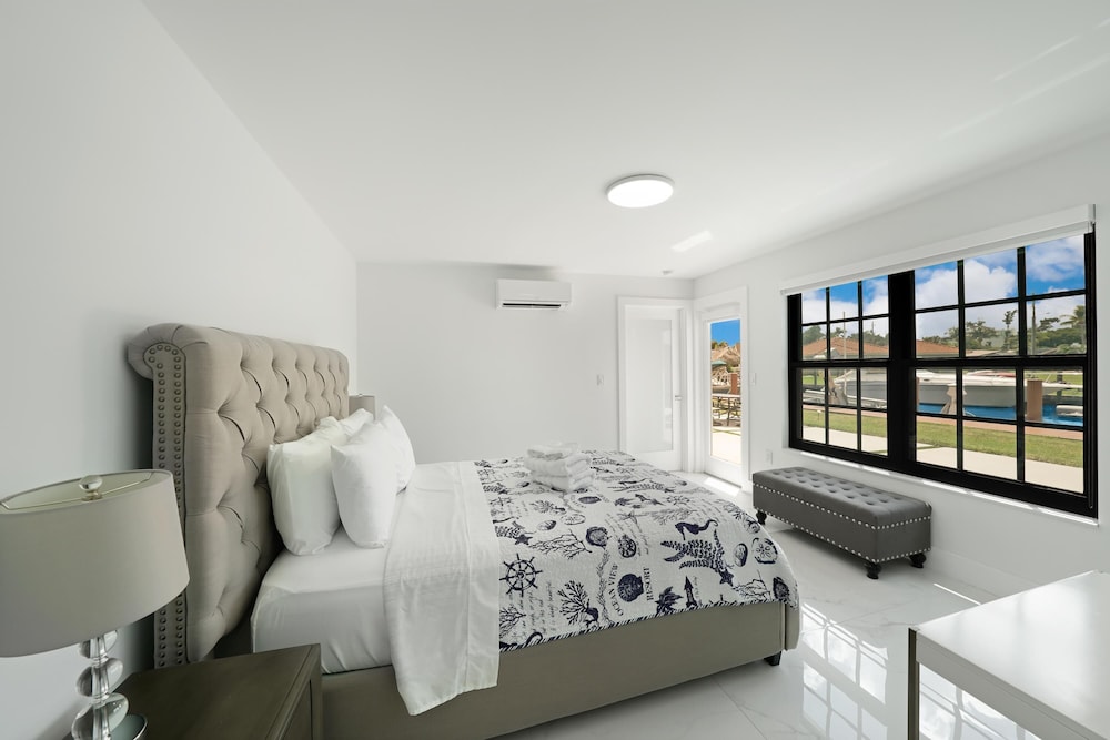 Villa photo 1