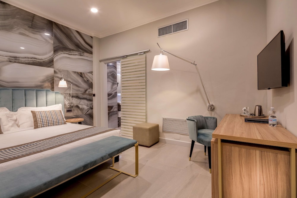 Superior Room, 1 Queen Bed, Non Smoking - Photo 3