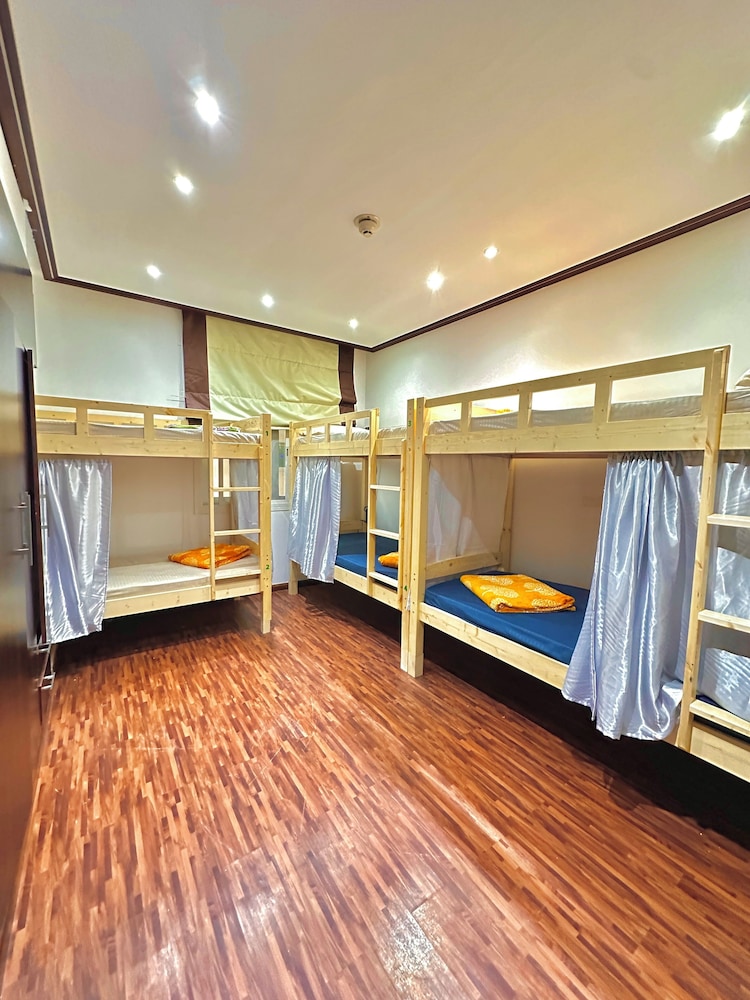 Executive Shared Dormitory, Men only photo 2