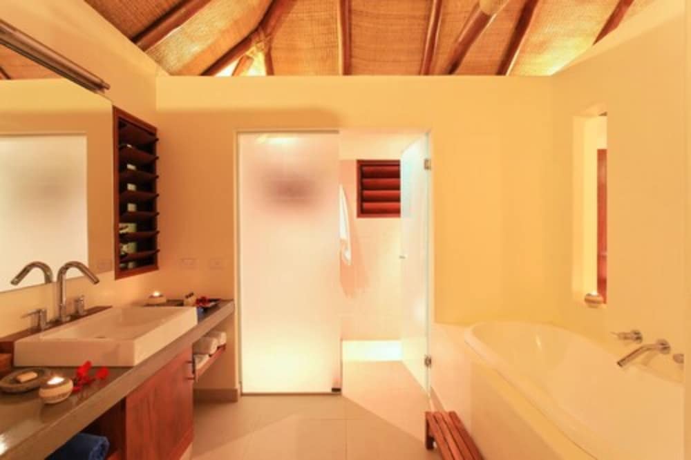 One Bedroom Beachfront Villa photo 2