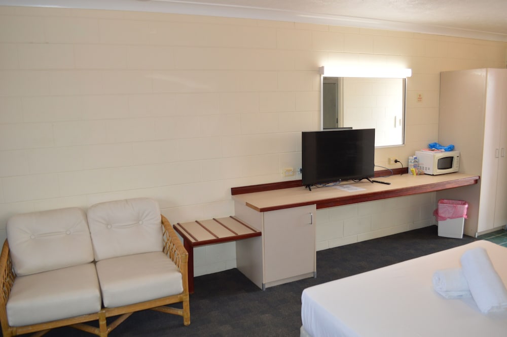 Standard Double Room, 1 Bedroom, Pool View photo 2