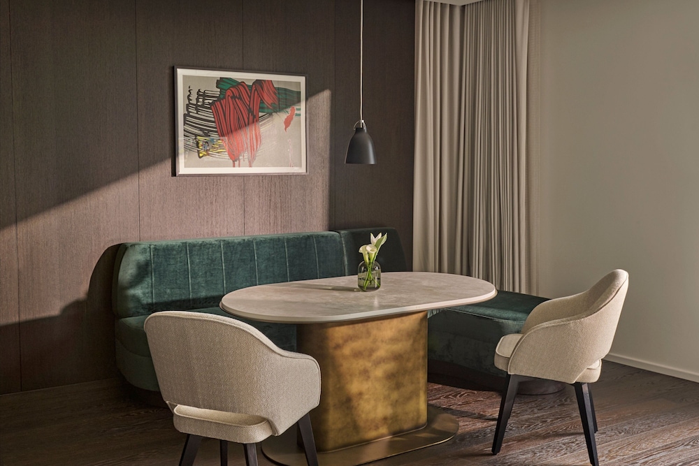 Suite, 1 Bedroom, City View