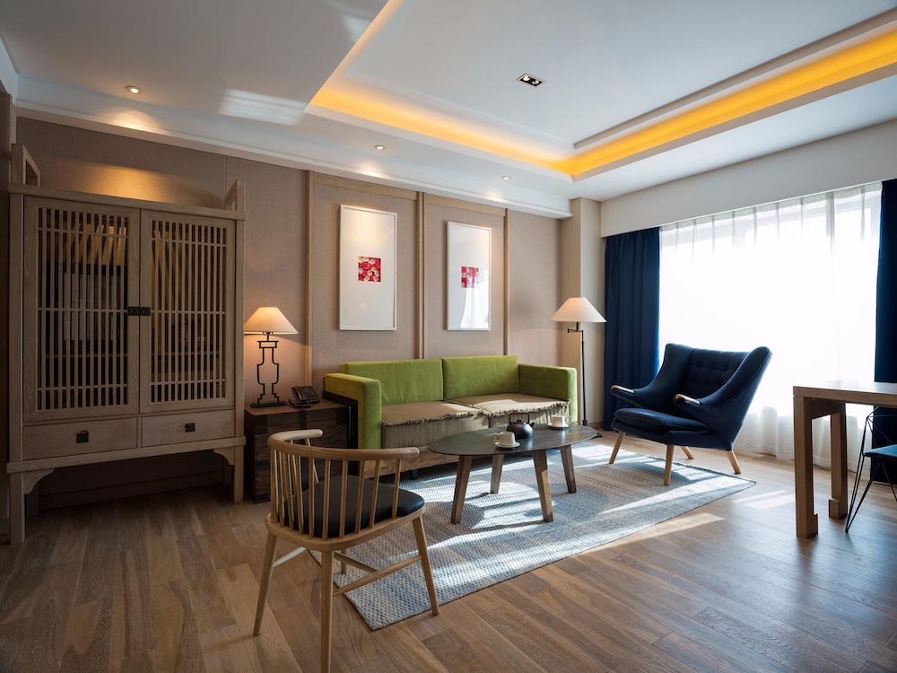 Executive Suite photo 3