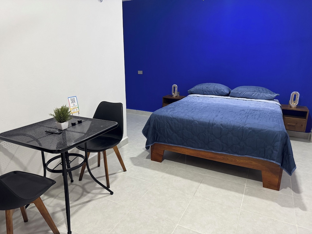 Deluxe Room, 1 Queen Bed, Garden View, Ground Floor
