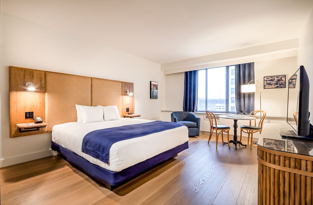 Standard Room, 1 King Bed - Photo 2