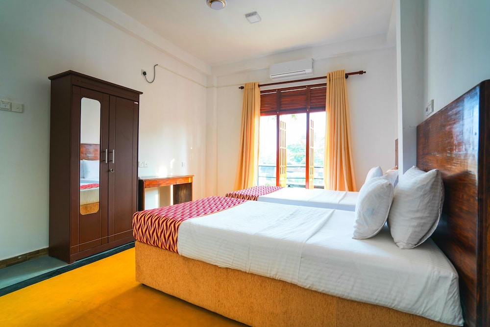 Deluxe Twin Room, Pool View