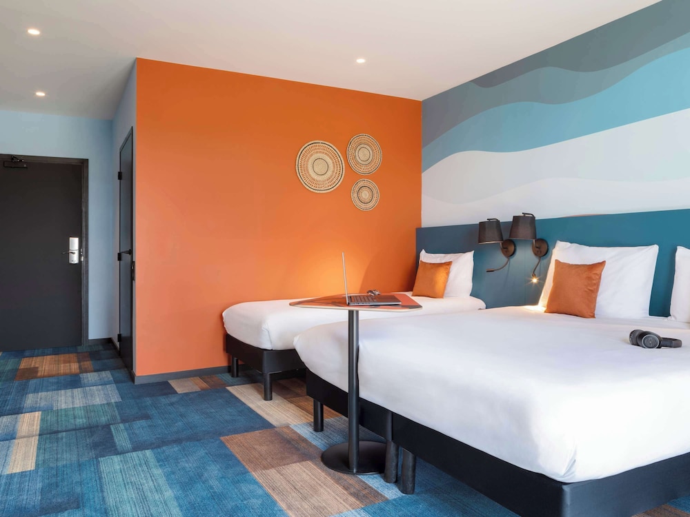 Premium Room, 1 Double Bed with Sofa bed - Photo 6