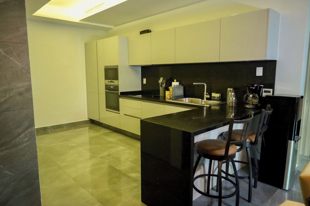 Luxury Apartment photo 2