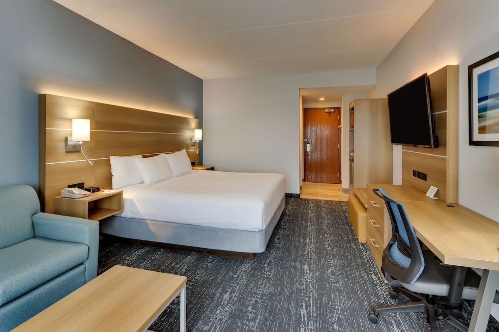 Deluxe Room, 1 King Bed, Patio, Beachside