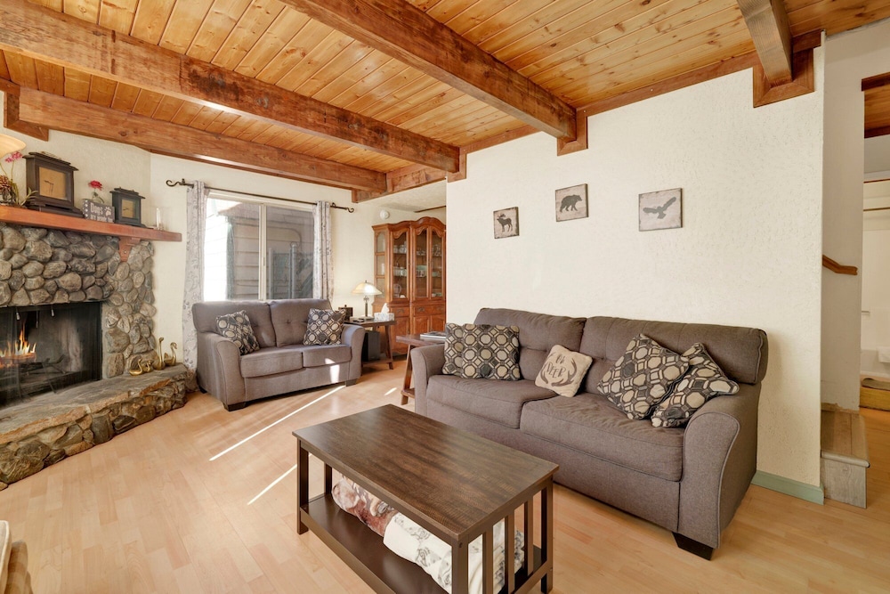 Cabin, 2 Queen Beds, Patio, Mountain View (2509)