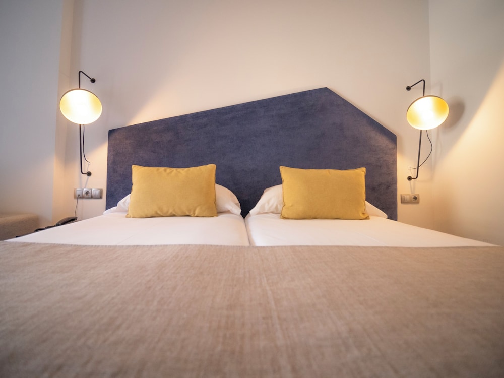 Triple Room (3 Adults) photo 1