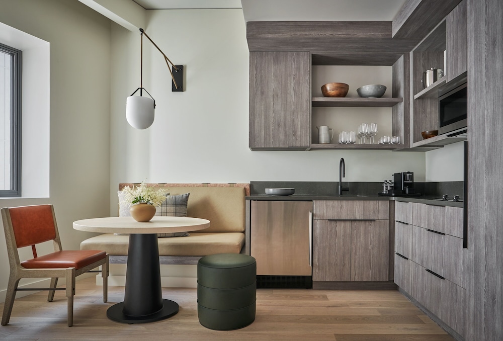 One Bedroom Resort Junior King Residence