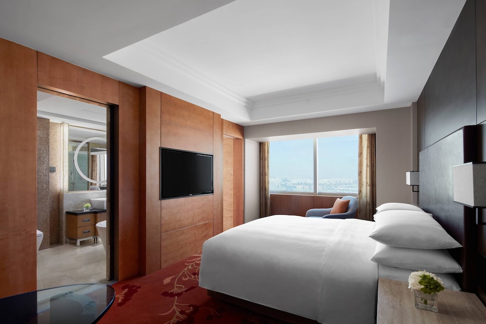 Executive Room, 1 King Bed - Photo 3