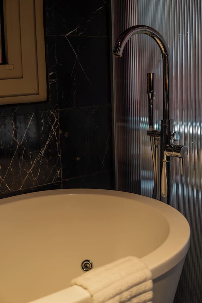 Deluxe Room, City View - Photo 8