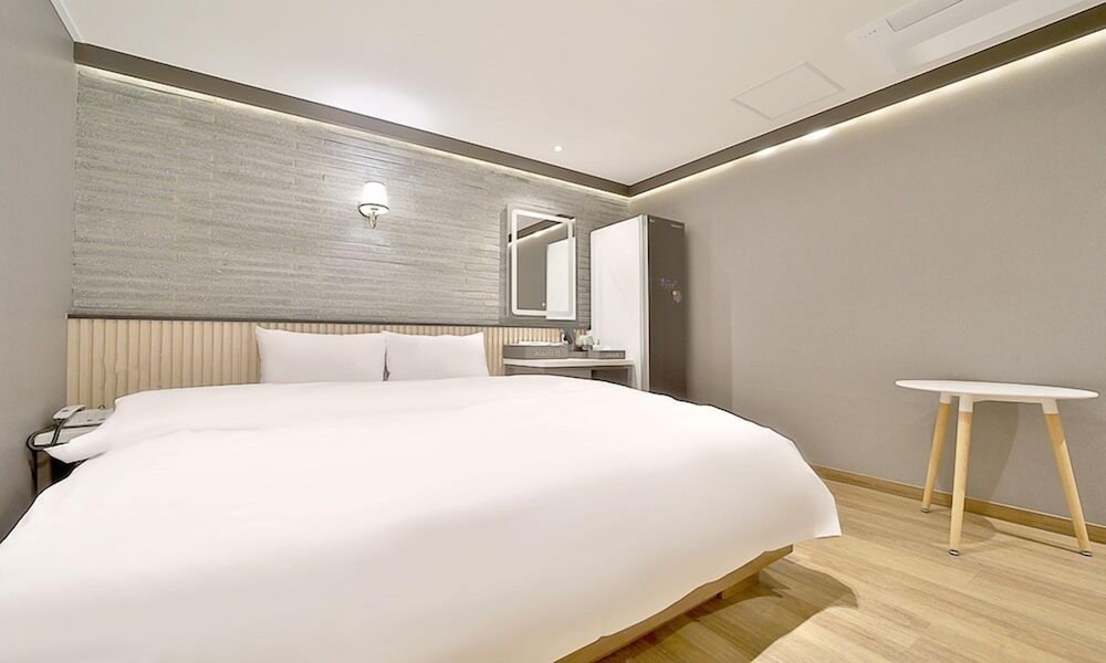 Room (VIP 2PC B)