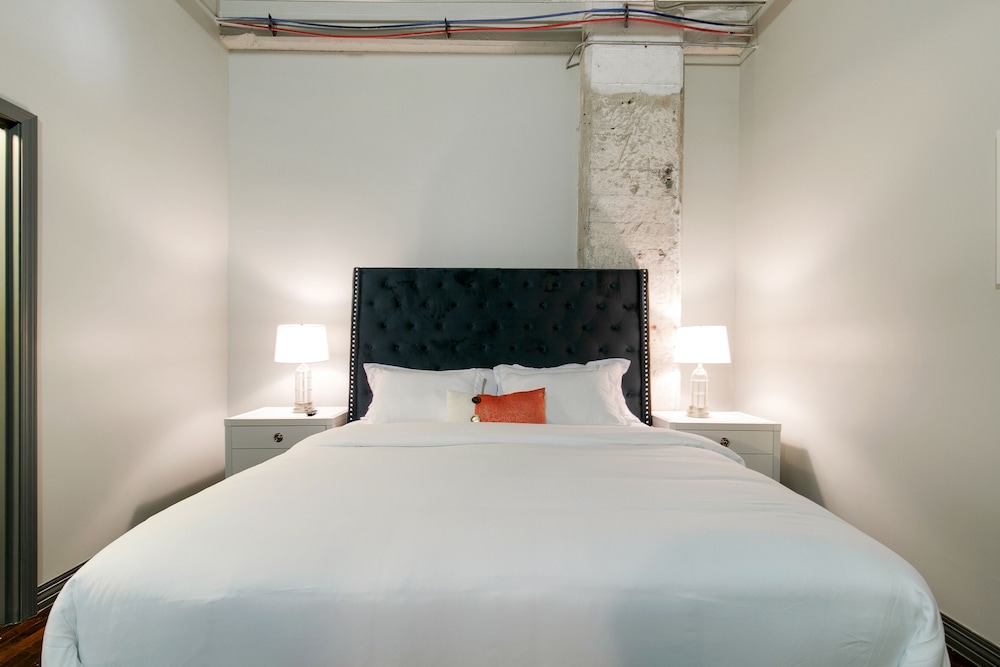 Grand Apartment, 2 Bedrooms, City View, Executive Level photo 3