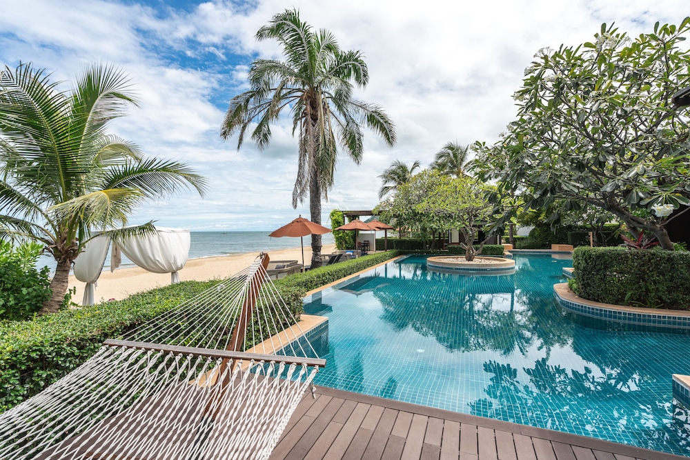 Beachfront Pool Access Suite - Photo 3