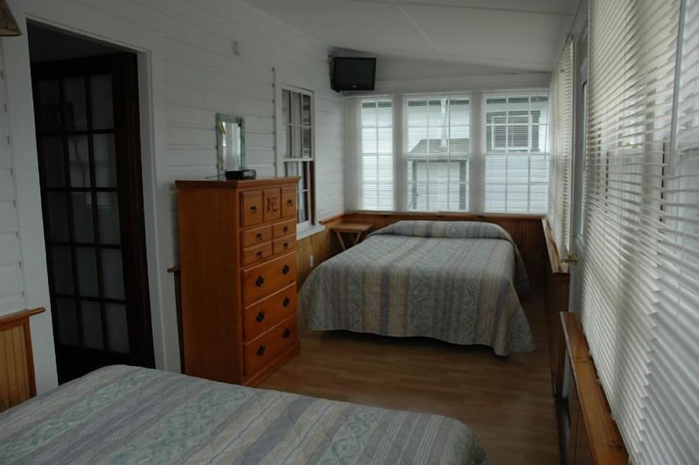 Premium Cottage, 1 Bedroom, Kitchen, Sleeps 6-8