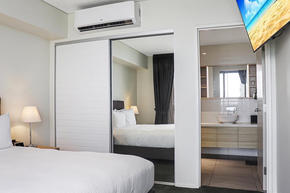 Suite, 2 Queen Beds, Harbor View (High Floor) - Photo 5