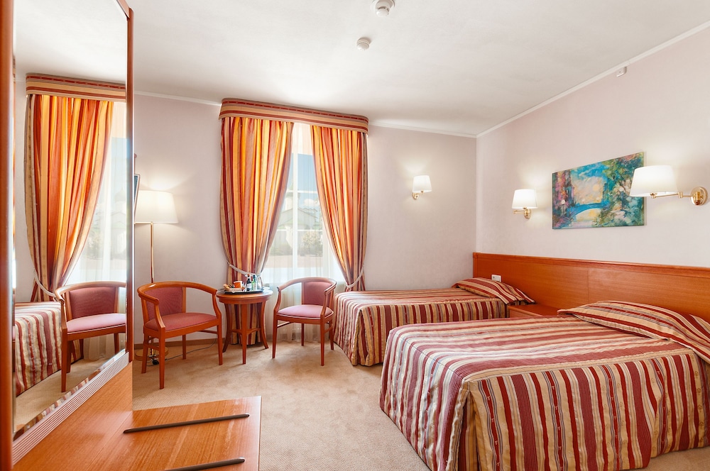 Standard Twin Room, Ground Floor