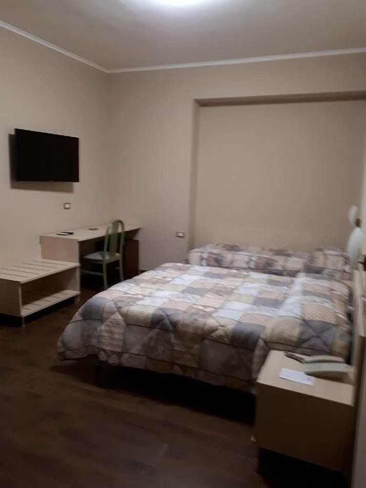 Double or Twin Room photo 2