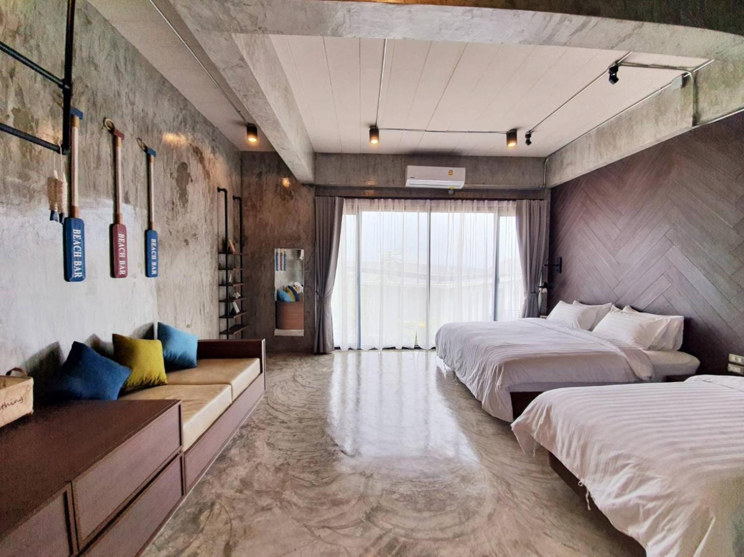Deluxe Family Room - Photo 10