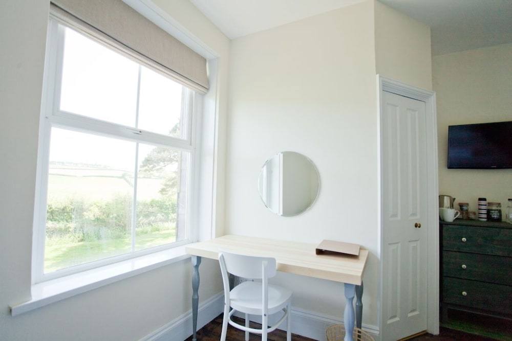 Deluxe Double or Twin Room, Garden View photo 3