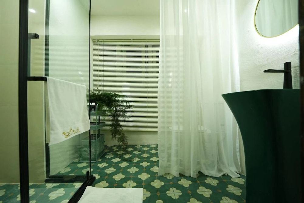 Family Twin Room, City View photo 3