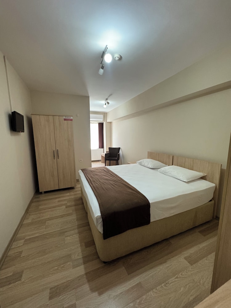 Standard Double or Twin Room photo 1