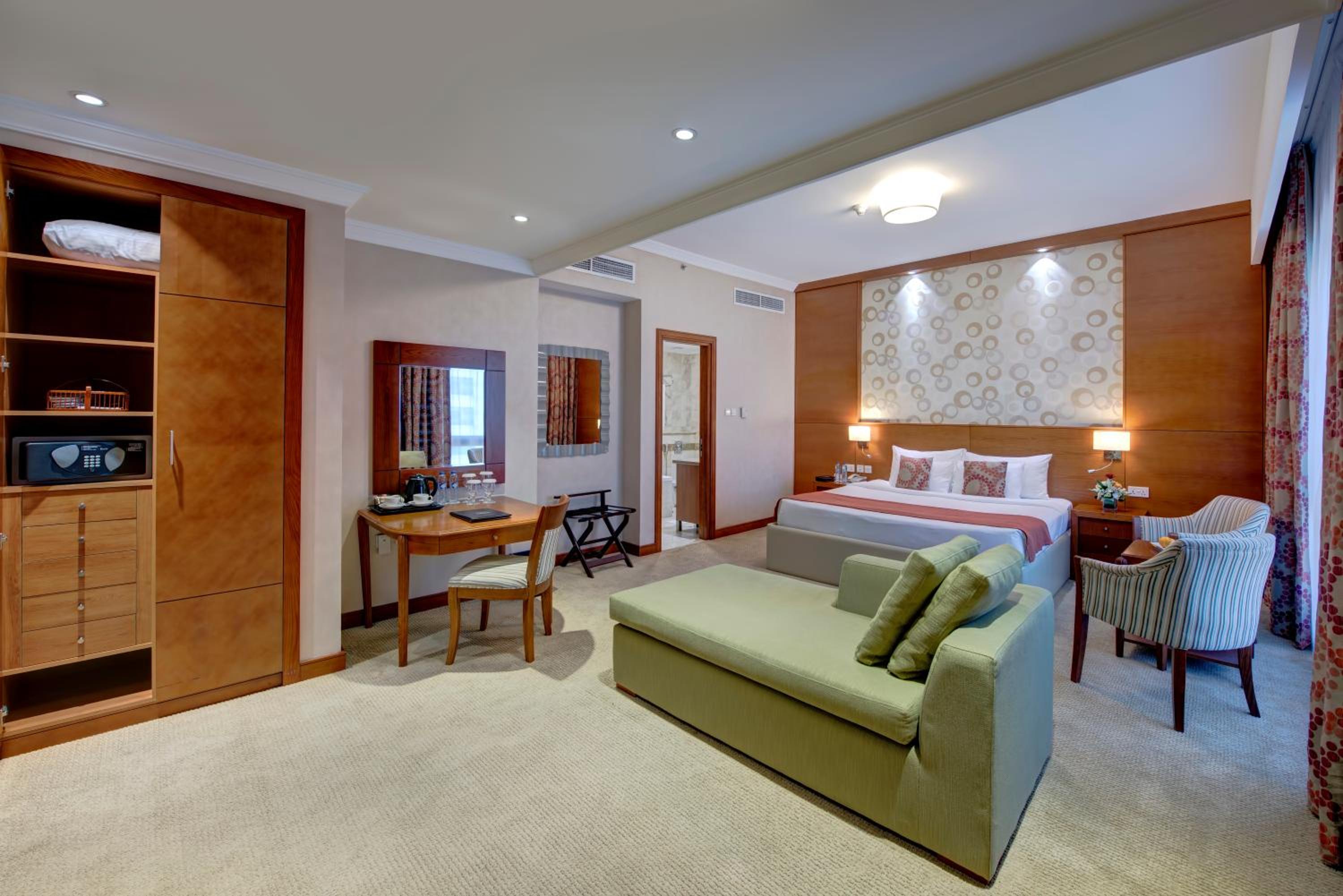 Executive Double Room & 20% Discount At Oro Lounge And Yamas Restaurant  photo 2