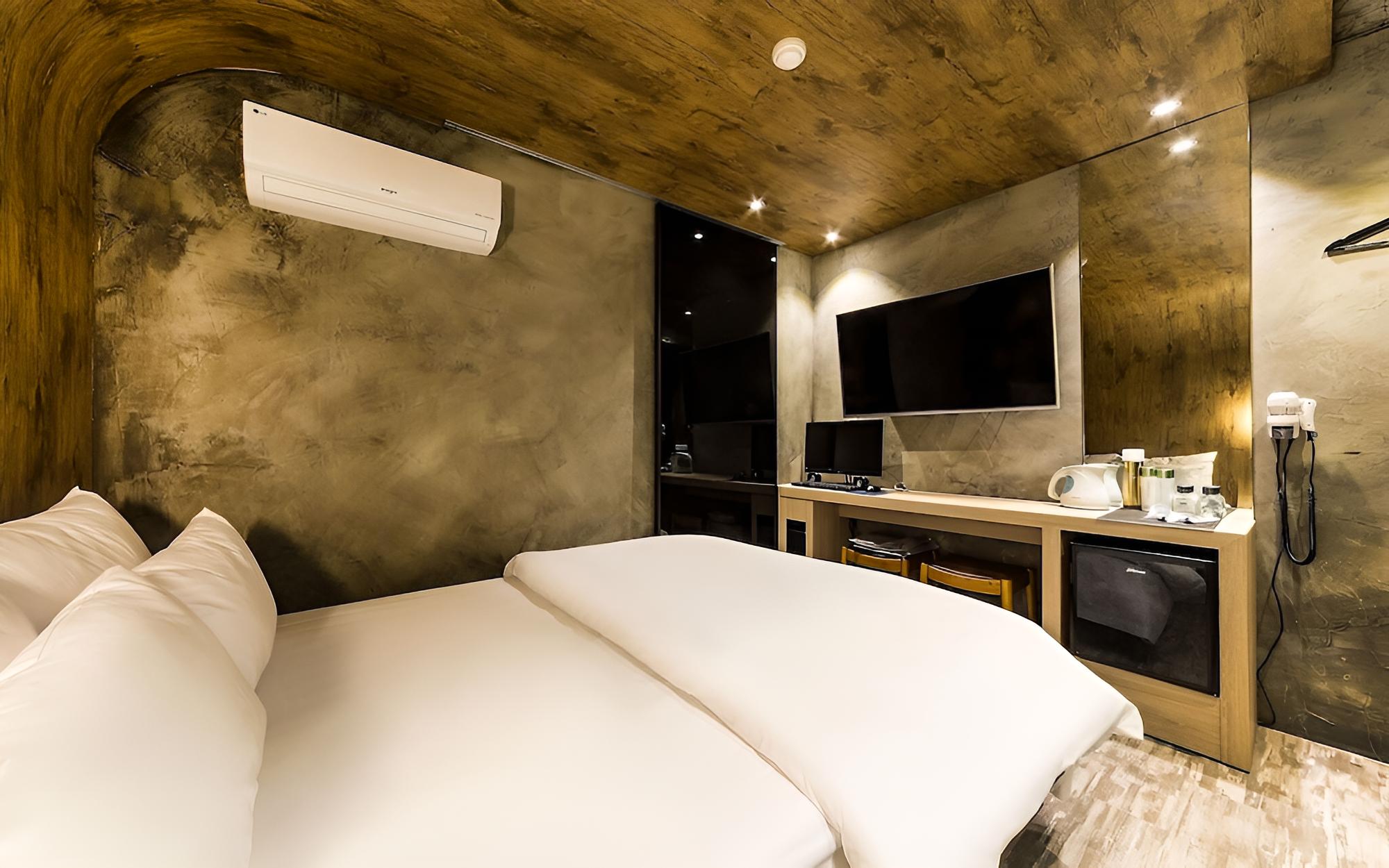 Room (Standard-S) - Photo 2