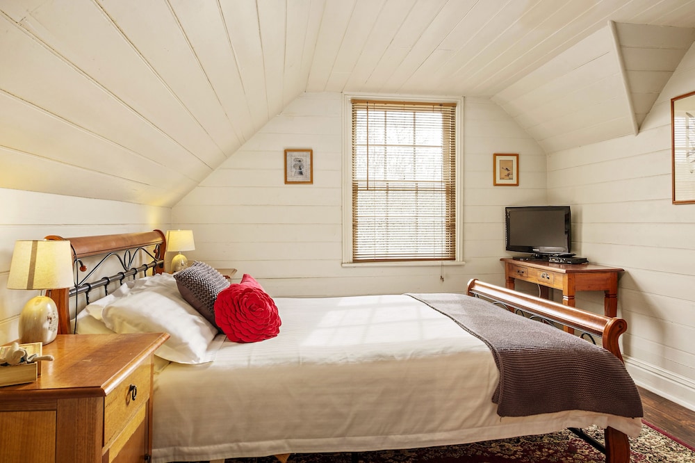 Traditional Apartment, 2 Bedrooms, Kitchenette, Mountain View photo 3