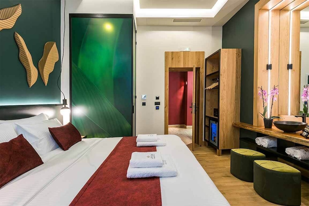 Signature Room - Photo 2