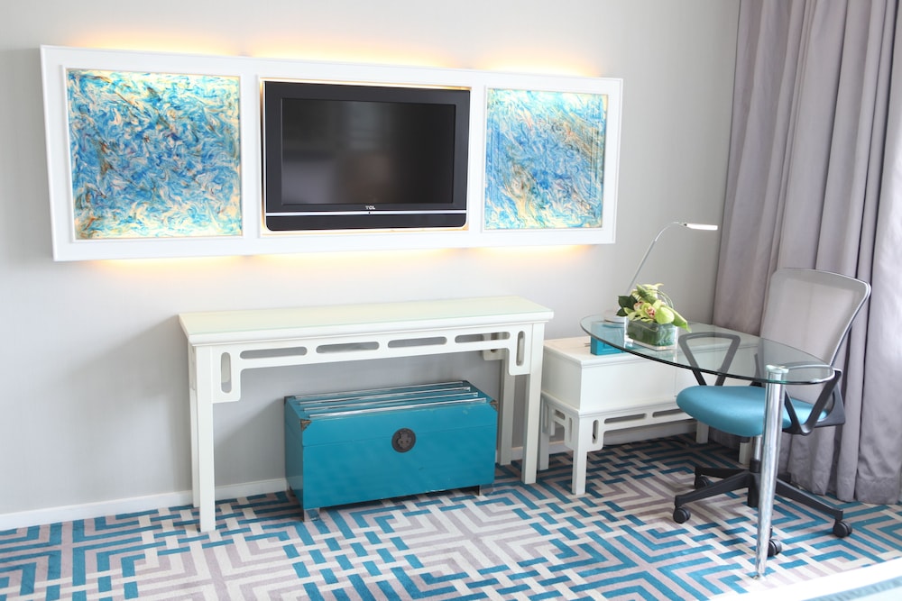 Deluxe City View King Room - Photo 2