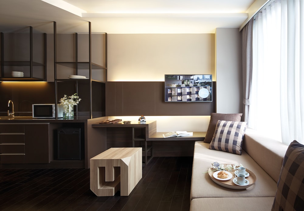 Room Type D- Suite Heart photo 3
