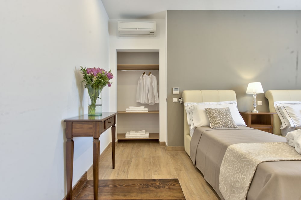 Superior Duplex, 1 Bedroom photo 2