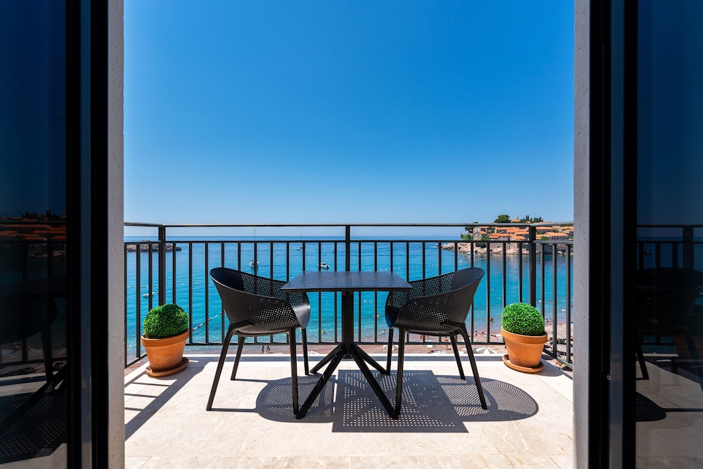 Deluxe Double Room, Sea View - Photo 16