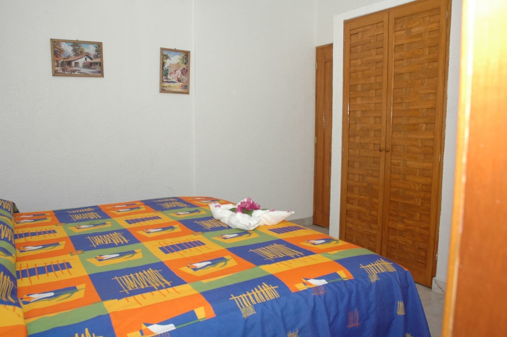 Suite (No Kitchenette) photo 3