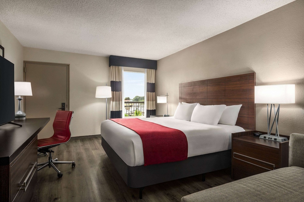 Suite, 1 King Bed, Non Smoking (Water View)