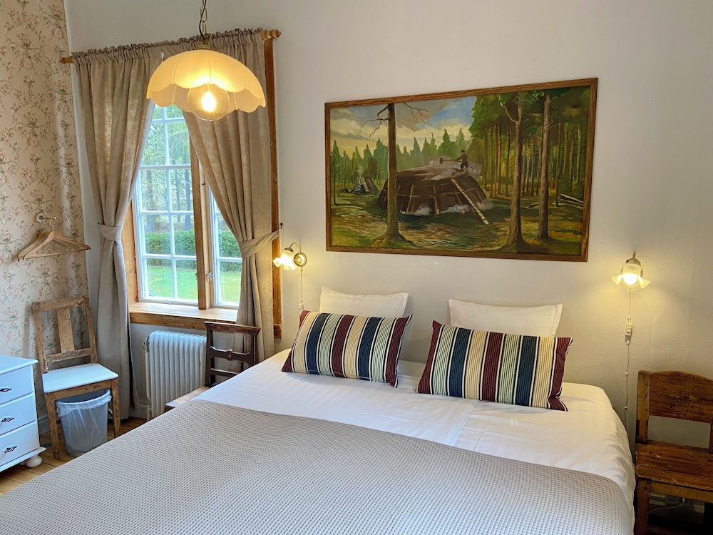 Comfort Double Room, 1 King Bed, Garden View photo 3