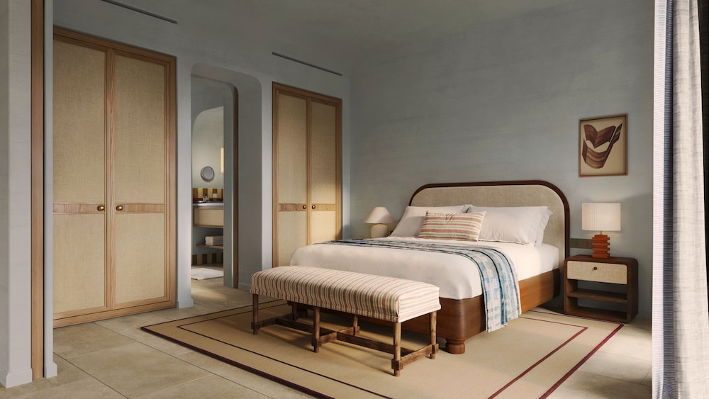 Delos Harbour Suite
