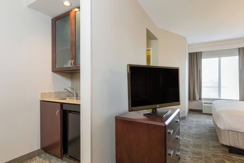 Suite, Multiple Beds - Photo 3