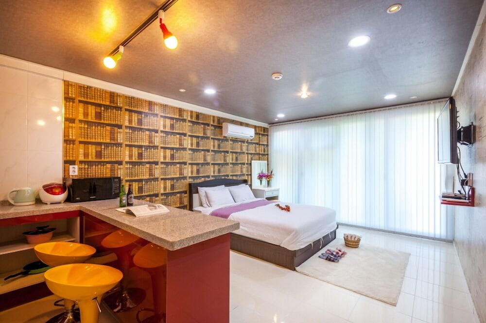 Room (Gray1) - Photo 1