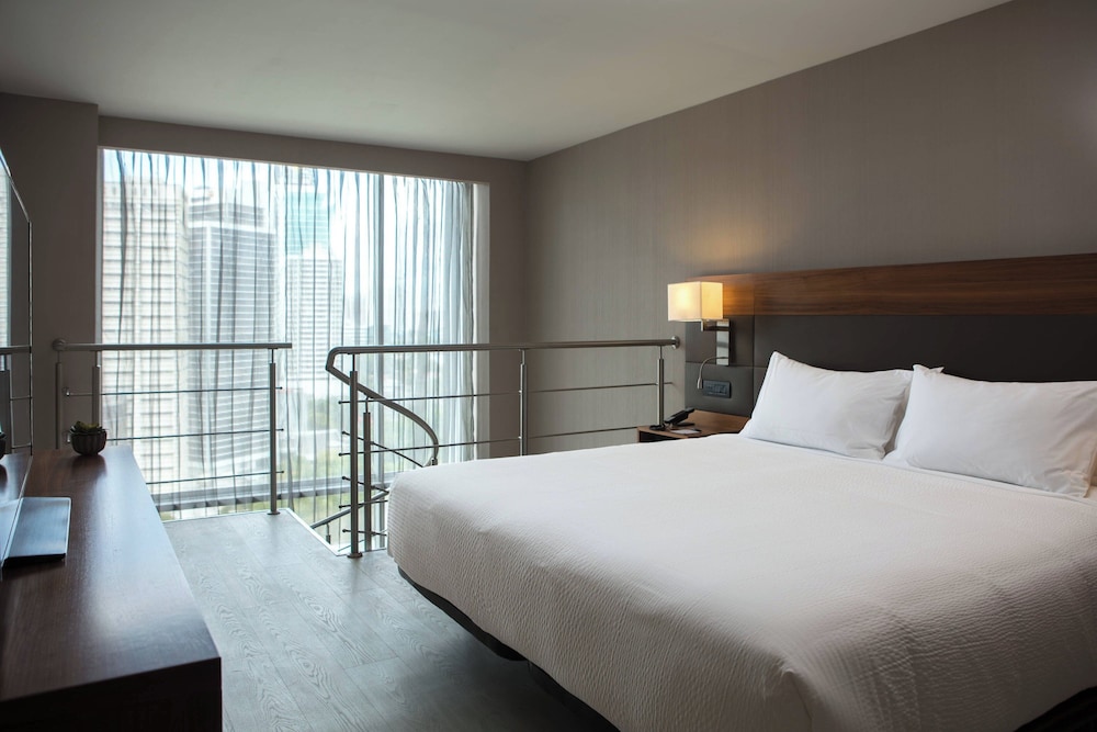Suite, 1 Bedroom photo 1