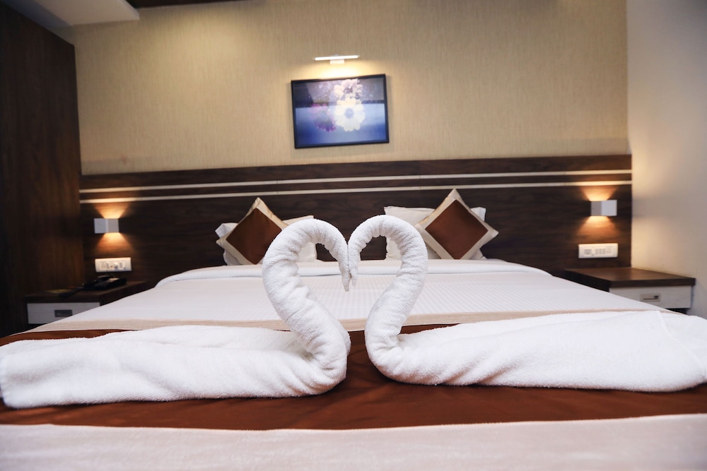 Superior Double Room, 1 King Bed, City View photo 2