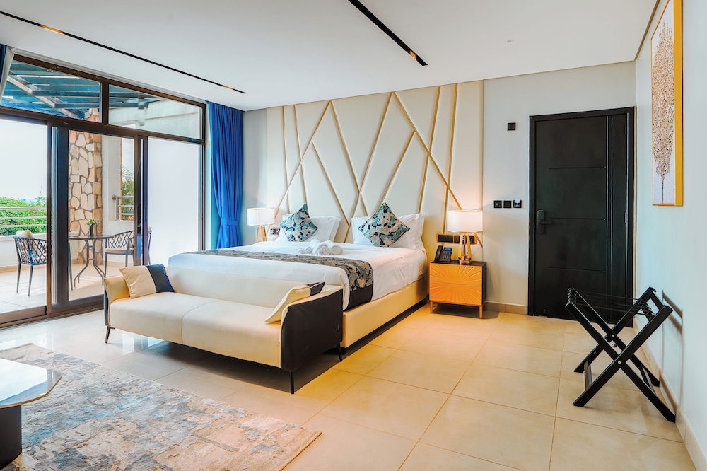 Executive Suite, Lake View