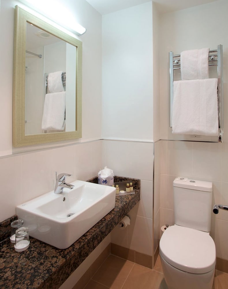 Twin Room - Photo 6