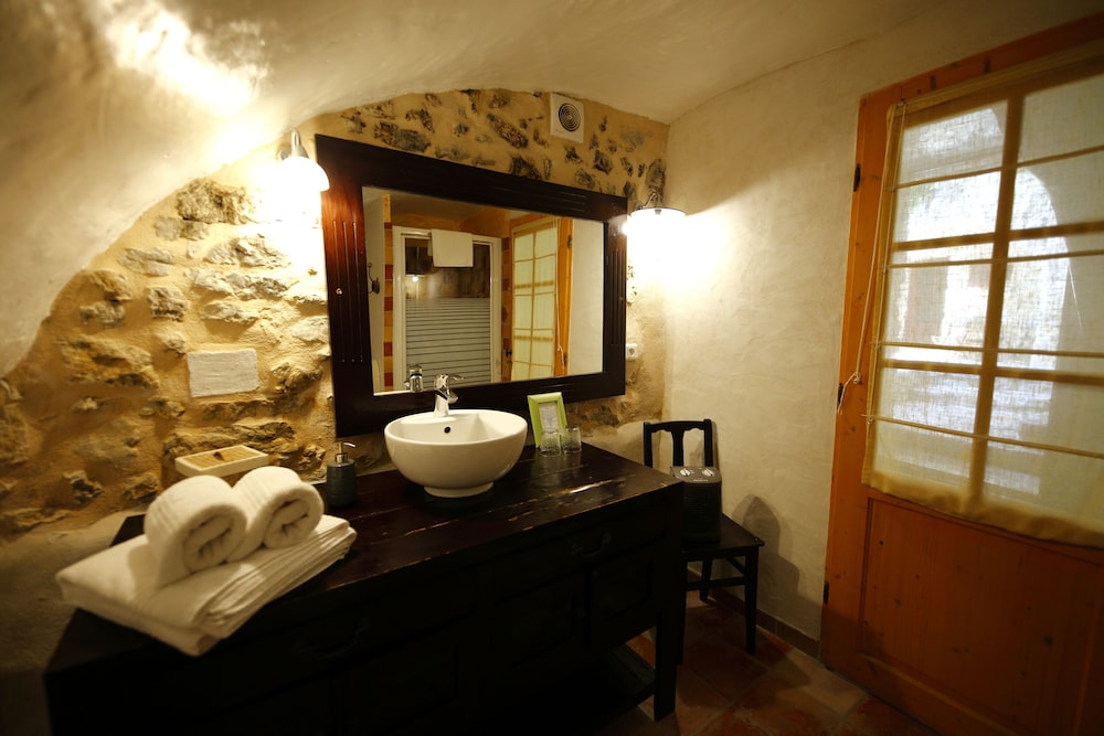 Family Double Room, Pool Access, Courtyard Area (Le Voyage) photo 2