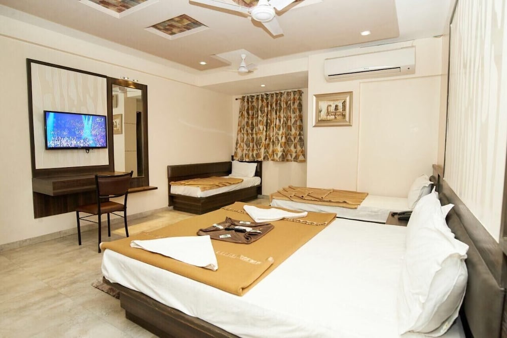 Basic Double Room, City View photo 3