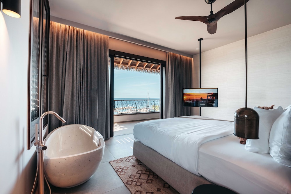 Luxury Penthouse, 2 Bedrooms, Sea View